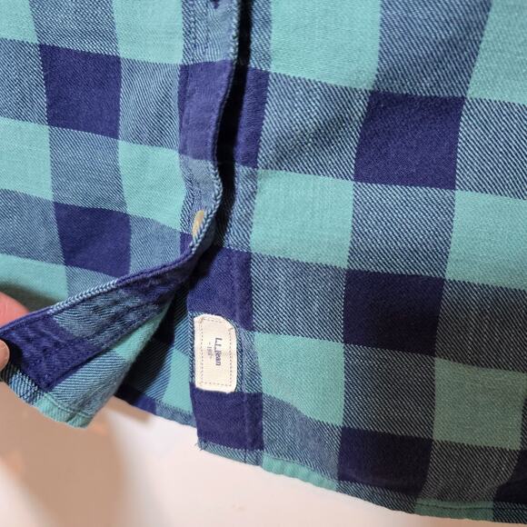 L.L.Bean Cotton Button Down Men's Medium Long Sleeve Blue Green Plaid Shirt - Picture 6 of 10